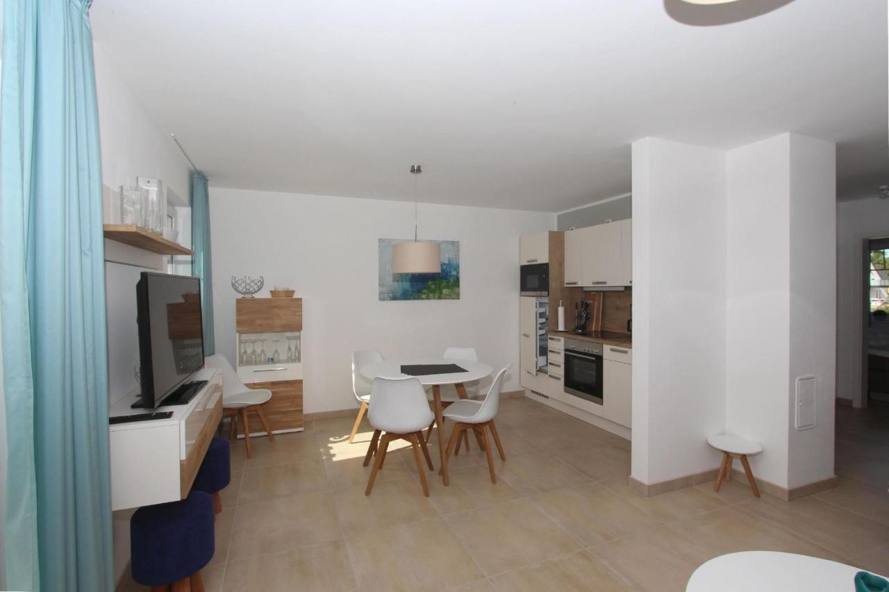 Strandnahe Fewo Mit Terrasse, Gratis Nutzung Vom Ahoi Erlebnisbad Und Sauna In Sellin - Rex Rugia Fewo 13-2 Appartement Lobbe Buitenkant foto